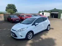 Used Ford Fiesta Zetec 2011 White Hatchback
