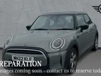 Usado Mini Cooper Classic 134 HP (98 kW) 2022 Cinzento Citadino