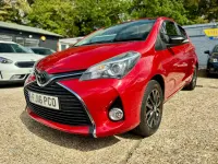 Used Toyota Yaris 99 HP (72 kW) 2016 Red Hatchback