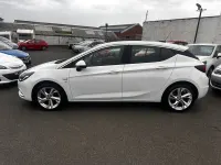 Used Vauxhall Astra SRi 2017 White Hatchback