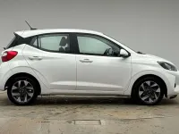 Used Hyundai i10 Advanced 63 HP (46 kW) 2025 White Hatchback