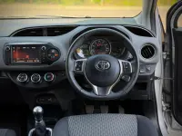 Used Toyota Yaris 99 HP (72 kW) 2015 Silver Hatchback