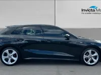 Second-hand Audi A3 S-Line 110 CP (80 kW) 2023 Negru Berlinǎ