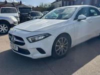 Begagnad Mercedes A180 2019 Vit Halvkombi