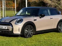 Używany Mini Cooper Classic 136 KM (100 kW) 2022 Szary Hatchback