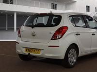 Used Hyundai i20 Classic 85 HP (62 kW) 2013 White Hatchback