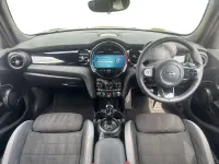 Usado Mini Cooper Hatch 134 CV (98 kW) 2023 Negro Utilitario