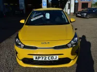 Usado Kia Rio 83 HP (61 kW) 2022 Amarelo Citadino