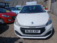 Używany Peugeot 208 Access 68 KM (50 kW) 2015 Biały Hatchback