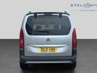 Usado Citroën Berlingo Flair 100 HP (73 kW) 2021 Cinzento Monovolume