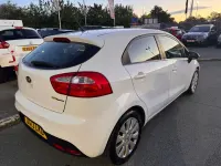 Usado Kia Rio 107 CV (78 kW) 2013 Blanco Utilitario