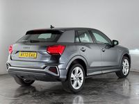 Begagnad Audi Q2 S-Line 2022 Grå SUV