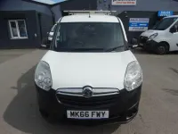 Used Vauxhall Combo 105 HP (77 kW) 2016 White MPV
