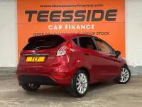 Used Ford Fiesta Titanium 100 HP (73 kW) 2016 Red Hatchback