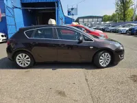 Used Vauxhall Astra Elite 130 HP (95 kW) 2014 Brown Hatchback