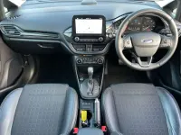 Usado Ford Fiesta Active X 100 CV (73 kW) 2018 Blanco Utilitario