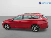 Used Hyundai i30 SE 2018 Red Estate