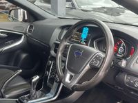 Begagnad Volvo V40 R-Design 120 HK (88 kW) 2015 Svart Halvkombi