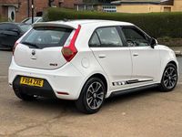 Used MG MG3 106 HP (77 kW) 2014 White Hatchback