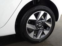 Used Hyundai i10 Advanced 67 HP (49 kW) 2023 White Hatchback