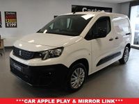 Second-hand Peugeot Partner Premium 2022 Alb Monovolum