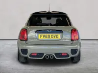 Usado Mini Cooper Hatch 2020 Verde Utilitario