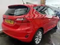 Usado Ford Fiesta Titanium 125 HP (91 kW) 2017 Vermelho Citadino
