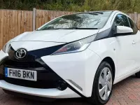 Used Toyota Aygo X-play 69 HP (50 kW) 2016 White Hatchback