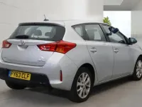 Usado Toyota Auris 2013 Prateado Citadino