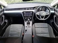 Usado VW Passat SE 150 HP (110 kW) 2020 Cinzento Sedan