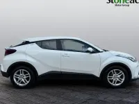 Used Toyota C-HR 140 HP (102 kW) 2026 White SUV