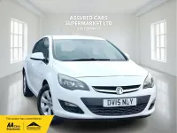 Used Vauxhall Astra Design Edition 115 HP (84 kW) 2015 White Hatchback