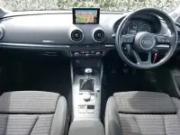Usado Audi A3 Sport 116 HP (85 kW) 2017 Azul Sedan