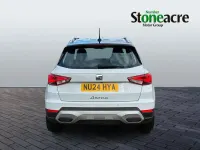 Używany Seat Arona Xperience Lux 110 KM (80 kW) 2024 Biały SUV