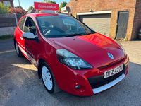 Used Renault Clio II 74 HP (54 kW) 2010 Red Hatchback