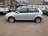 Begagnad VW Polo S 2007 Silver Halvkombi