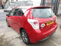 Used Toyota Verso 132 HP (97 kW) 2014 Red MPV