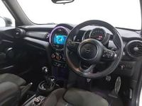 Used Mini Cooper Comfort 136 HP (100 kW) 2019 White Hatchback