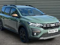 Used Dacia Jogger Extreme 141 HP (103 kW) 2024 Green MPV