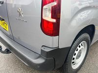 Used Peugeot Partner Premium 100 HP (73 kW) 2022 Grey MPV