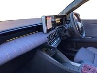 Usado Renault R4 Komfort 108 kW (147 CV) 2025 Rojo SUV
