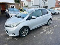 Used Toyota Yaris SR 99 HP (72 kW) 2013 Silver Hatchback
