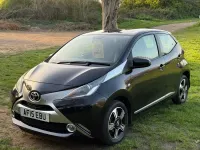 Gebraucht Toyota Aygo X-clusiv 68 PS (50 kW) 2015 Schwarz Kleinwagen