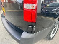 Używany Citroën Dispatch 99 KM (72 kW) 2022 Czarny Minivan