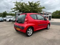 Used Peugeot 107 Envy 68 HP (50 kW) 2011 Red Hatchback