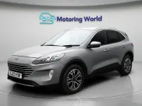 Usado Ford Kuga Titanium 150 CV (110 kW) 2023 Plateado SUV