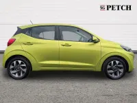Used Hyundai i10 Advanced 62 HP (45 kW) 2024 Yellow Hatchback