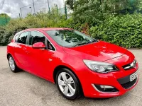 Used Vauxhall Astra SRi 113 HP (83 kW) 2012 Red Hatchback
