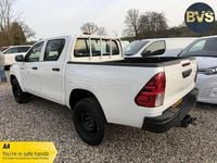 Used Toyota HiLux Active 150 HP (110 kW) 2022 White Pickup