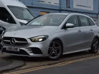 Usado Mercedes B180 AMG line 135 HP (99 kW) 2019 Prateado Monovolume